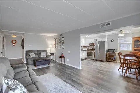 Contact Agent | 501 Camelot Drive, Pittsburgh, PA 15237