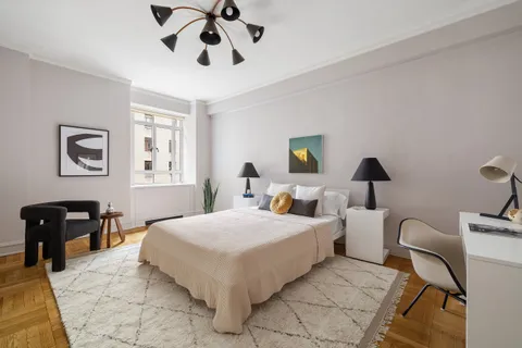 $2,850,000 | 25 Central Park West, Unit 11C | Upper West Side
