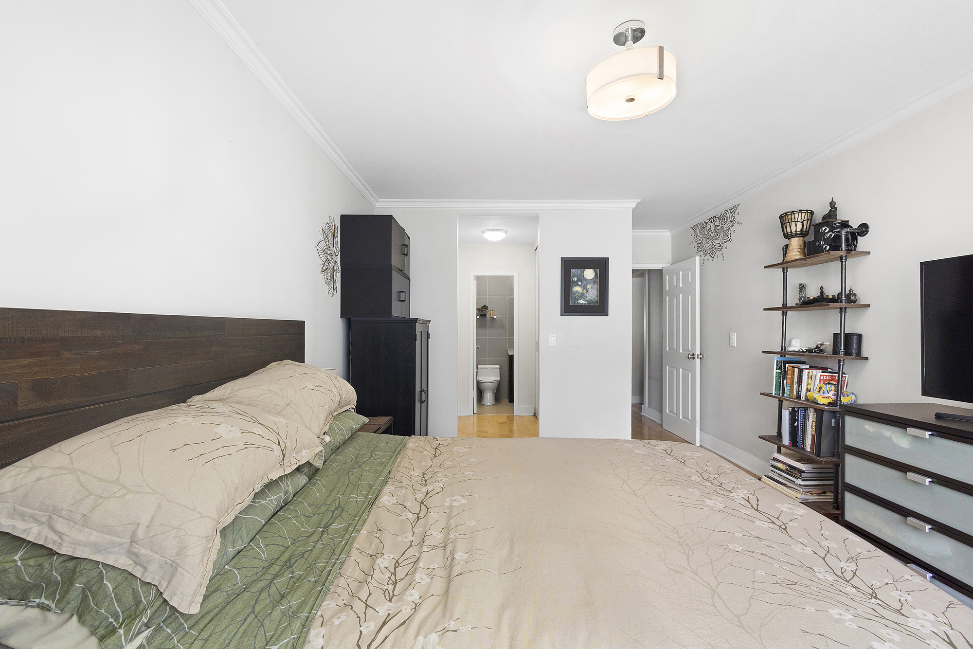 211 West 71st Street, Unit 7A Manhattan, NY 10023 - Photo 6 of 9