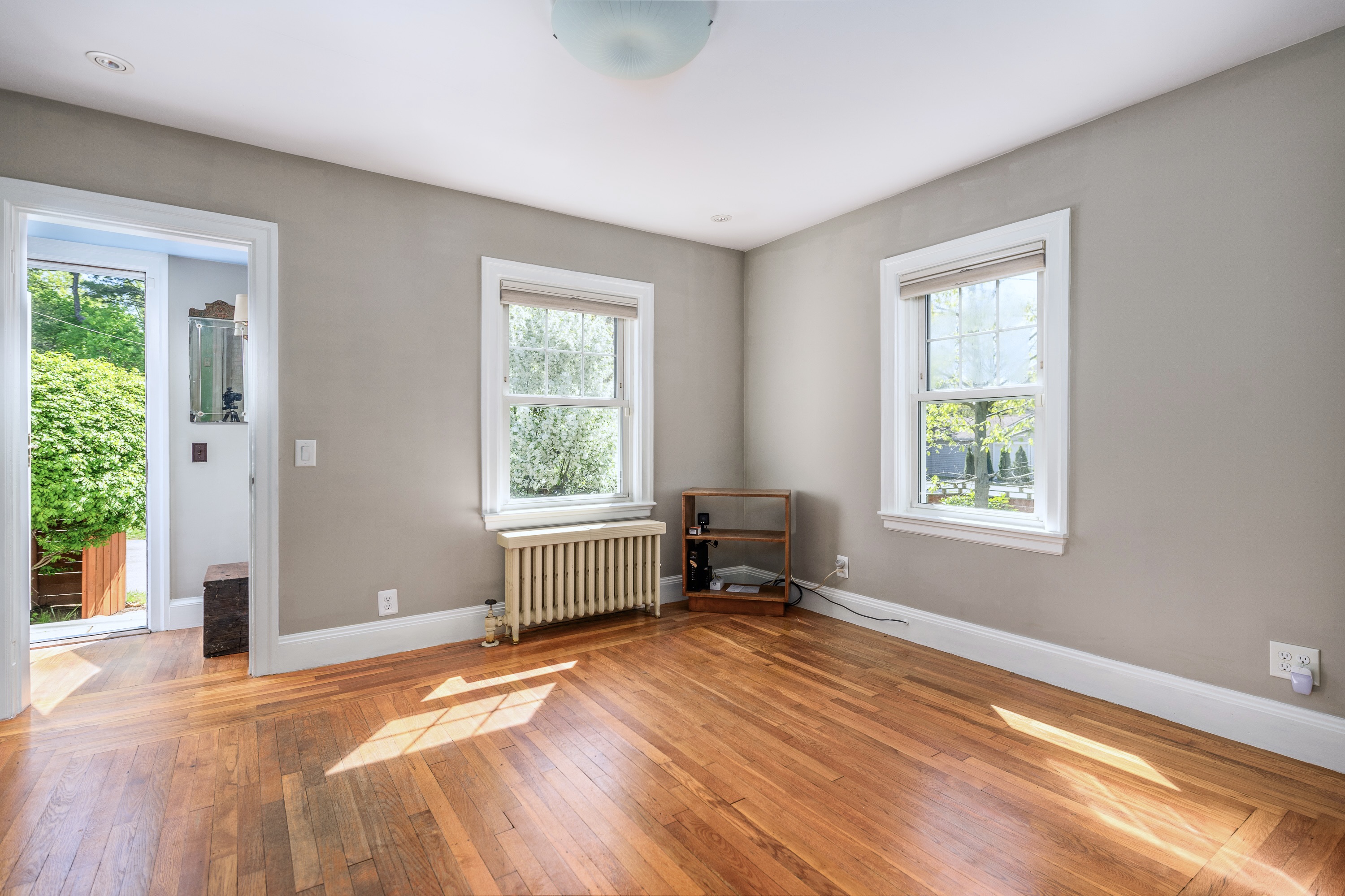 31 Errol Street Warwick, RI 02888 - Photo 5 of 38