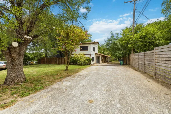 $695,000 | 3305 Dolphin Drive, Austin, TX 78704