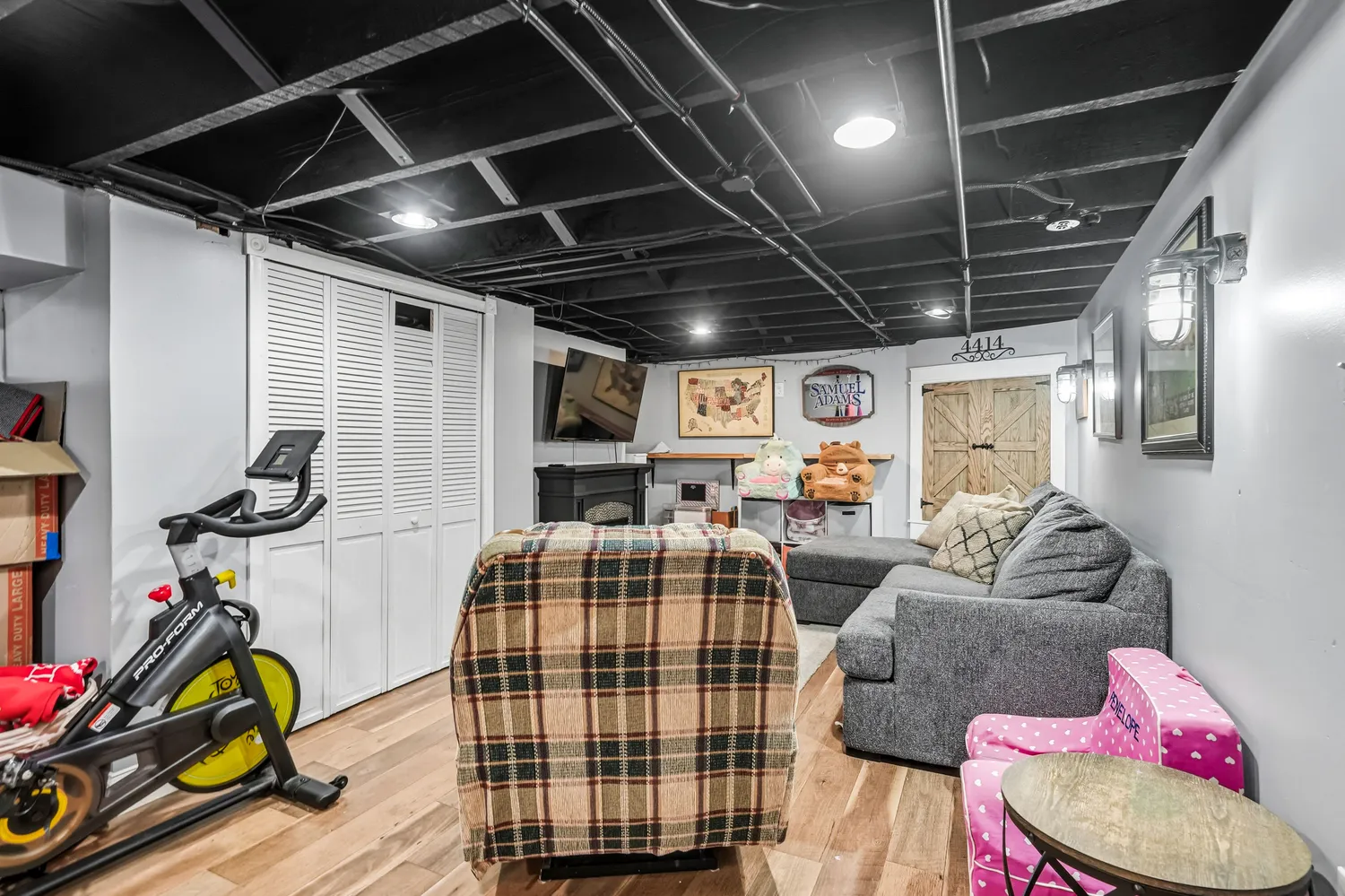 $349,900 | 8129 Hennig Street, Philadelphia, PA 19111