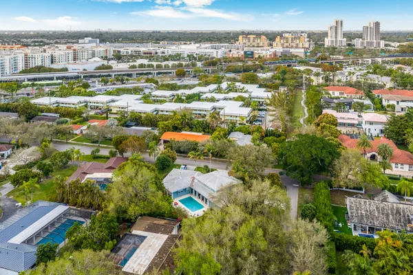 $2,250,000 | 9200 Southwest 70th Avenue, Pinecrest, FL 33156