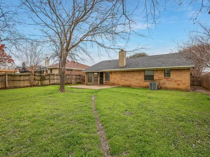 $279,000 | 825 Bristol Avenue, Saginaw, TX 76179