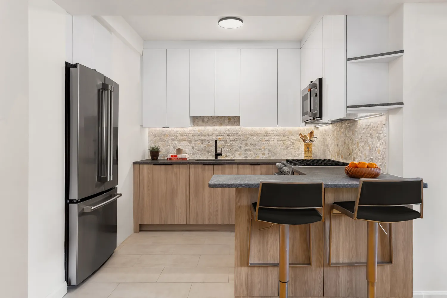 $895,000 | 181 East 73rd Street, Unit 9C | Lenox Hill