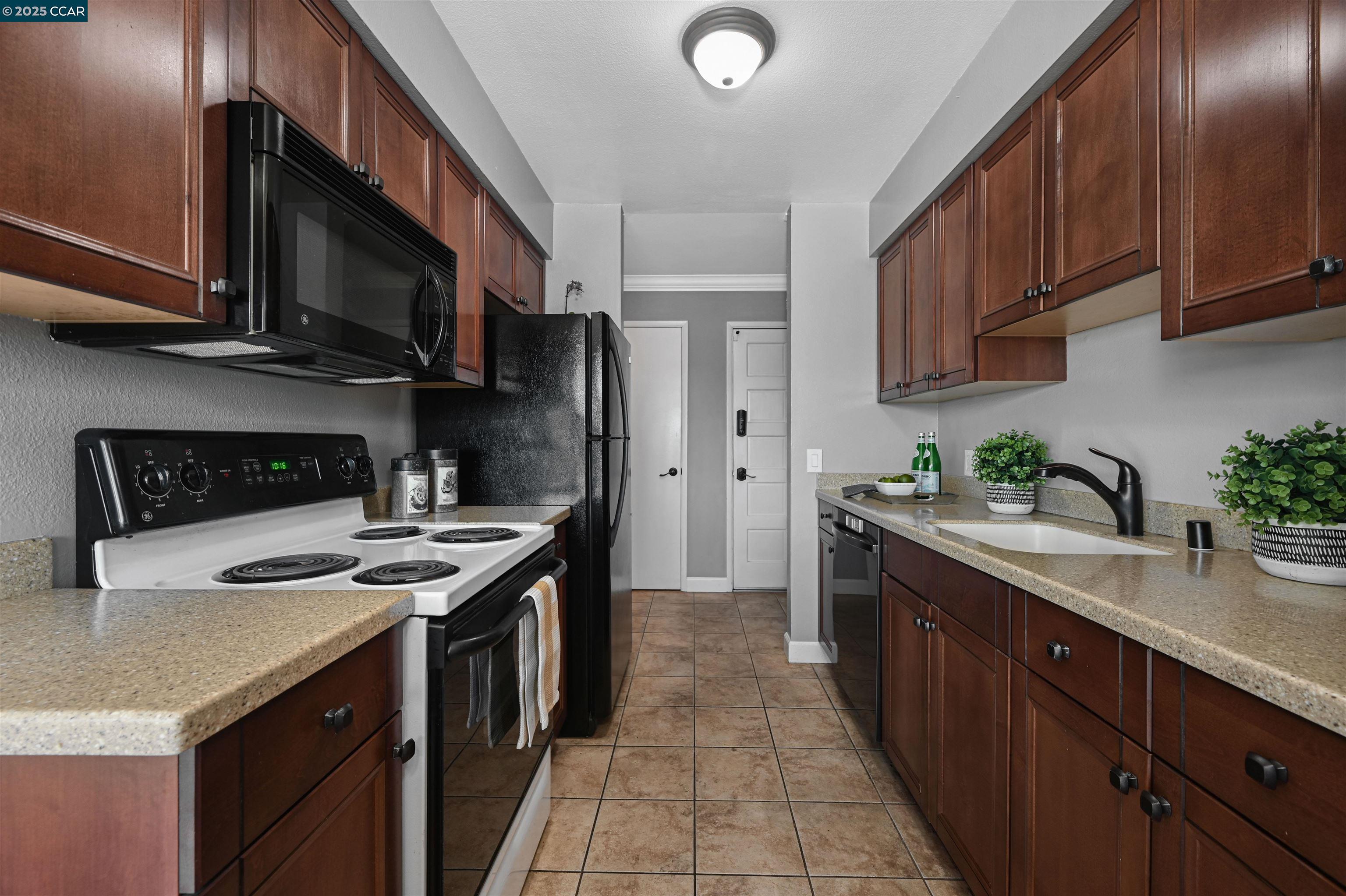 825 Oak Grove Road, Unit 46 Concord, CA 94518 - Photo 16 of 32