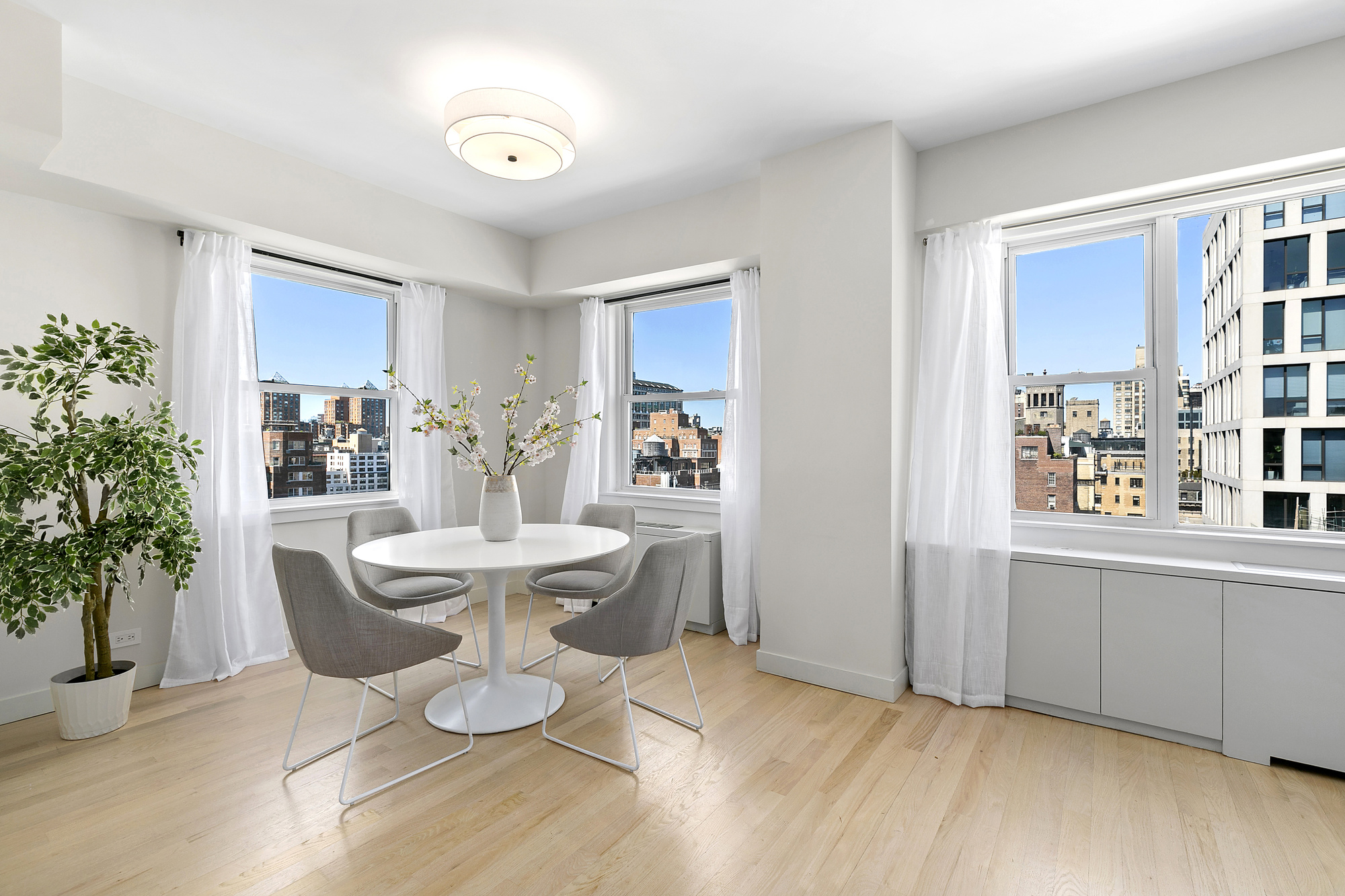 201 East 21st Street, Unit 20B Manhattan, NY 10010 - Photo 3 of 13