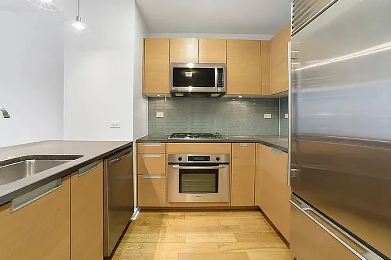 310 West 52nd Street, Unit 5G Manhattan, NY 10019 - Photo 3 of 15