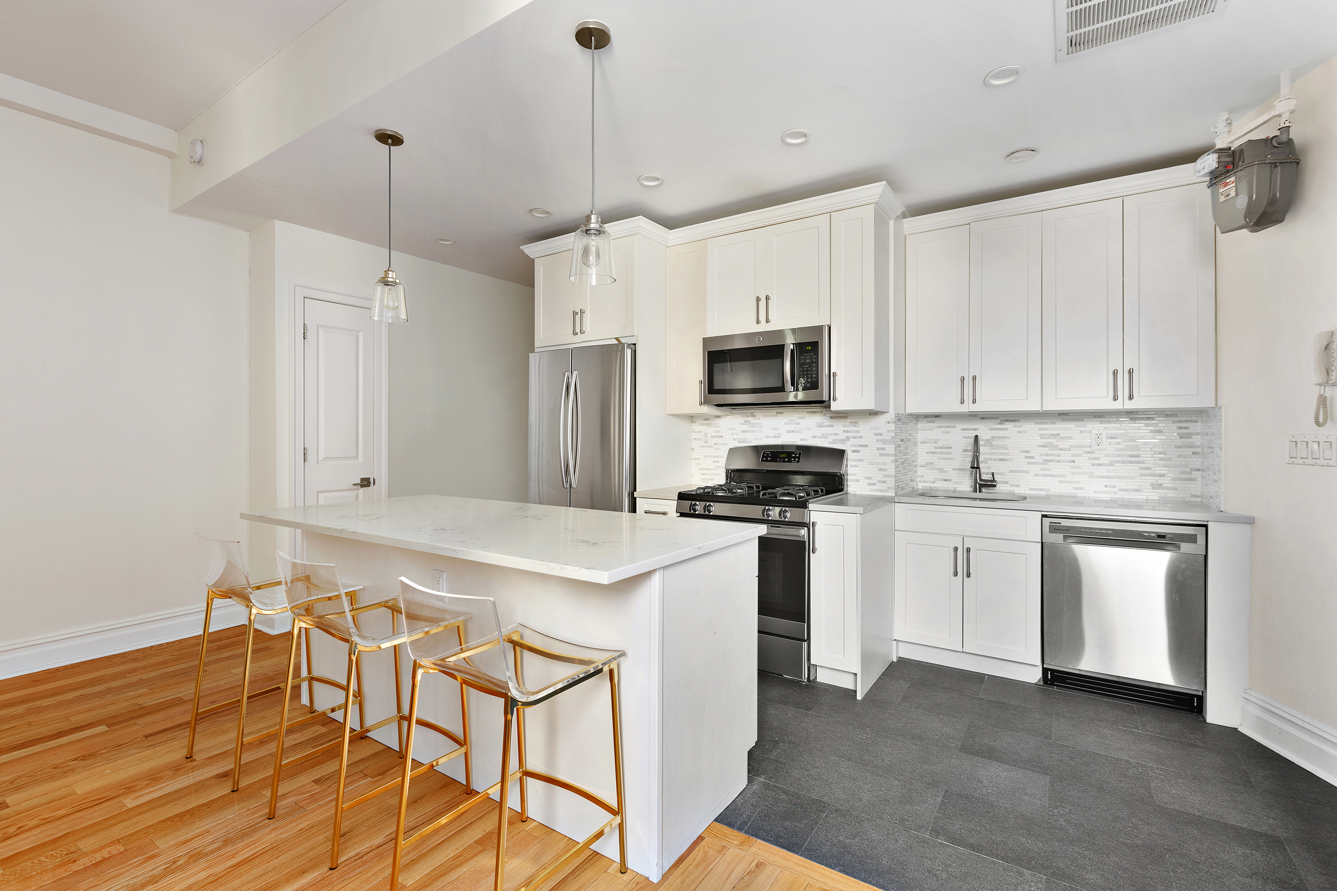 525 Park Avenue, Unit 5D Manhattan, NY 10065 - Photo 3 of 9