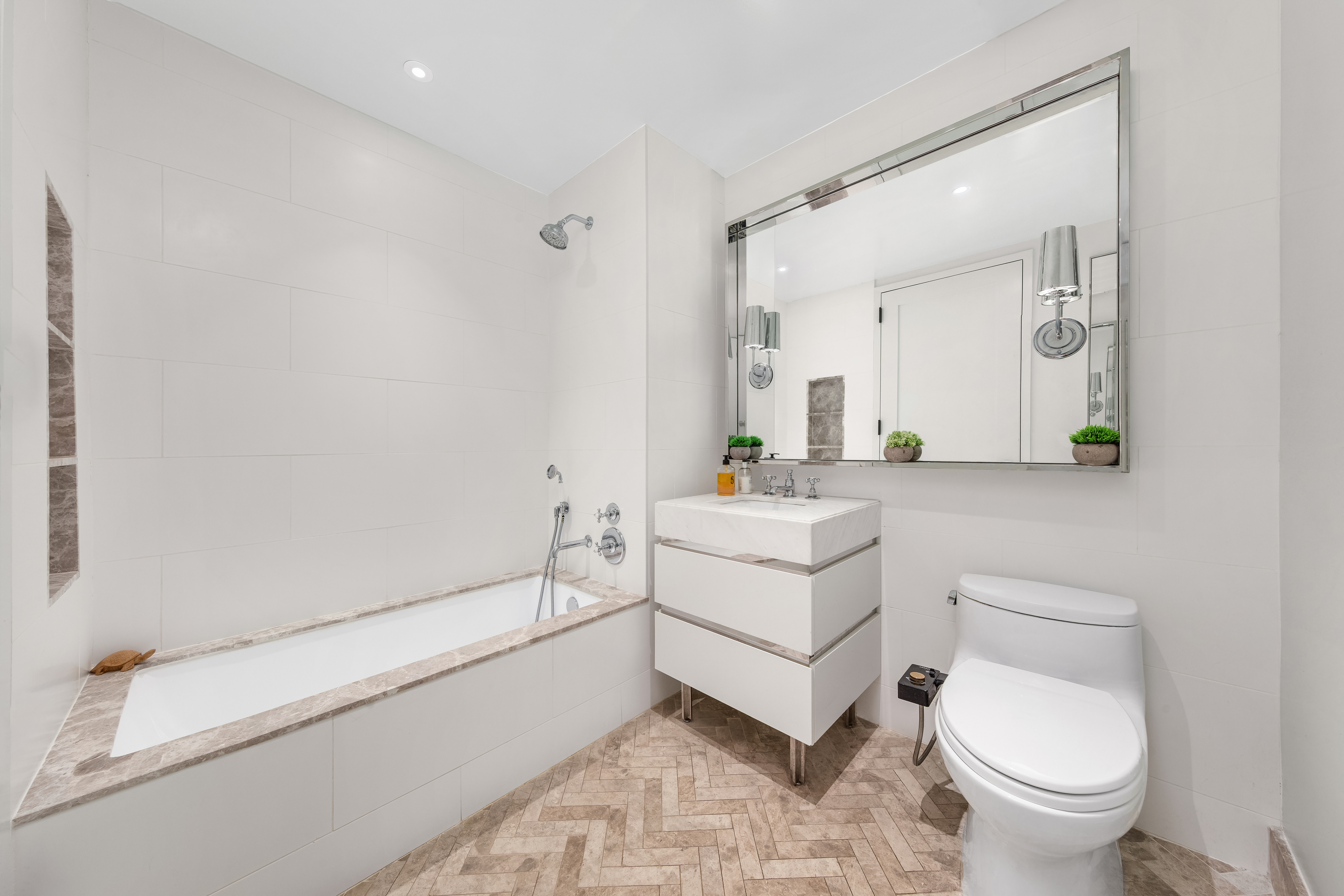 308 North 7th Street, Unit 6C Brooklyn, NY 11211 - Photo 9 of 11 Gallery Image 9