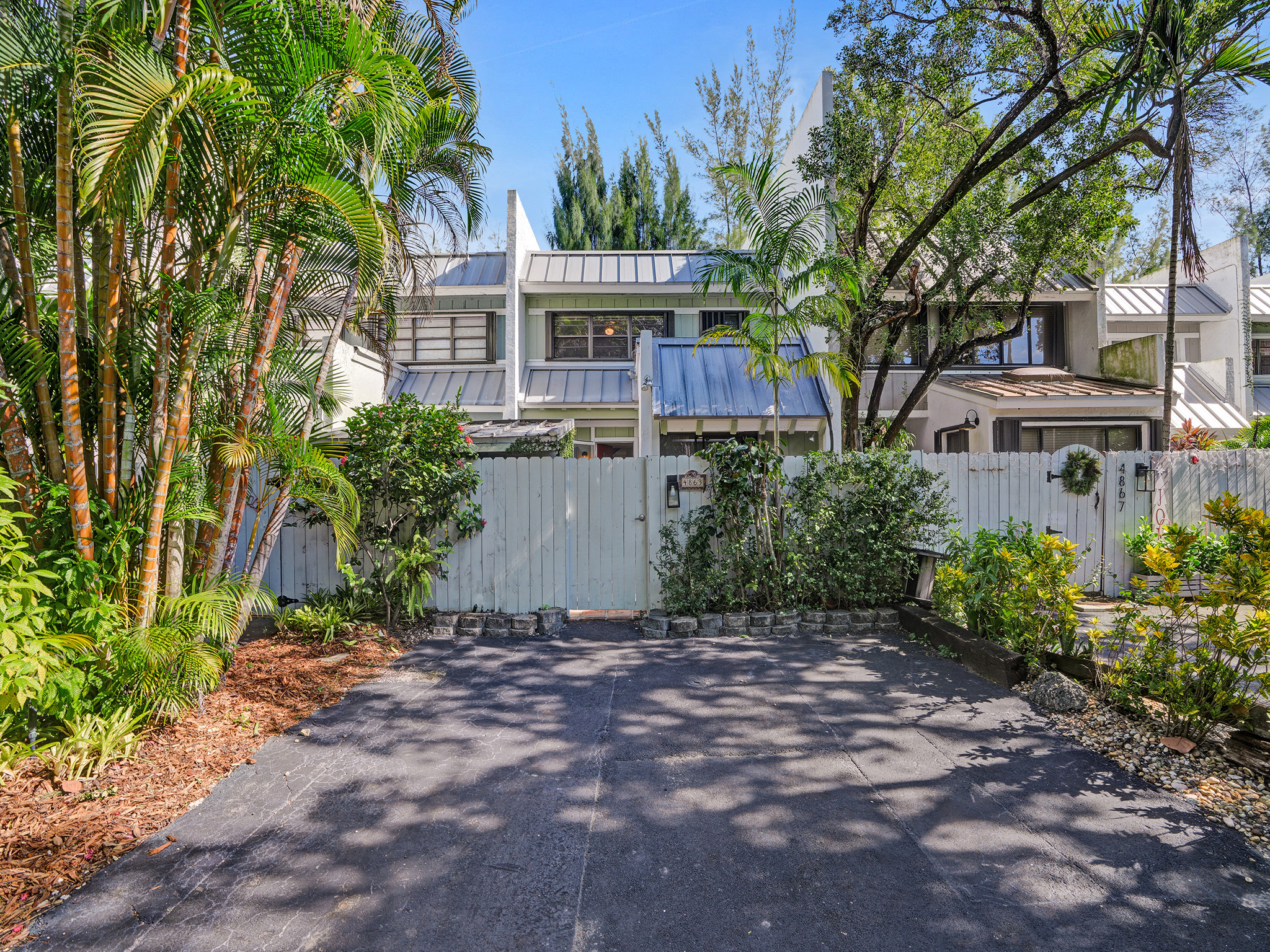 4863 Southwest 71st Place Miami, FL 33155 - Photo 2 of 54