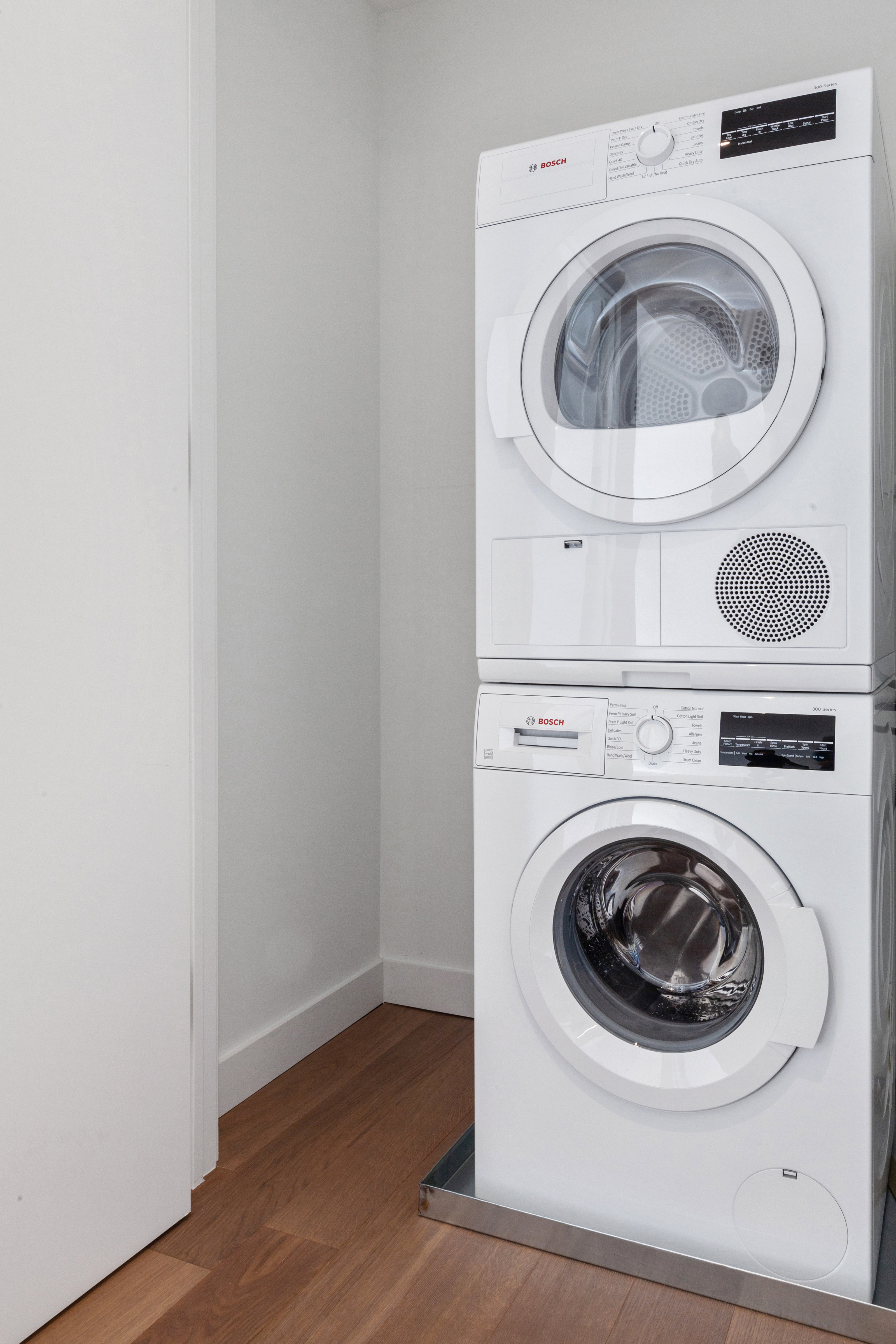 21-30 44th Drive, Unit 3M Queens, NY 11101 - Photo 6 of 12