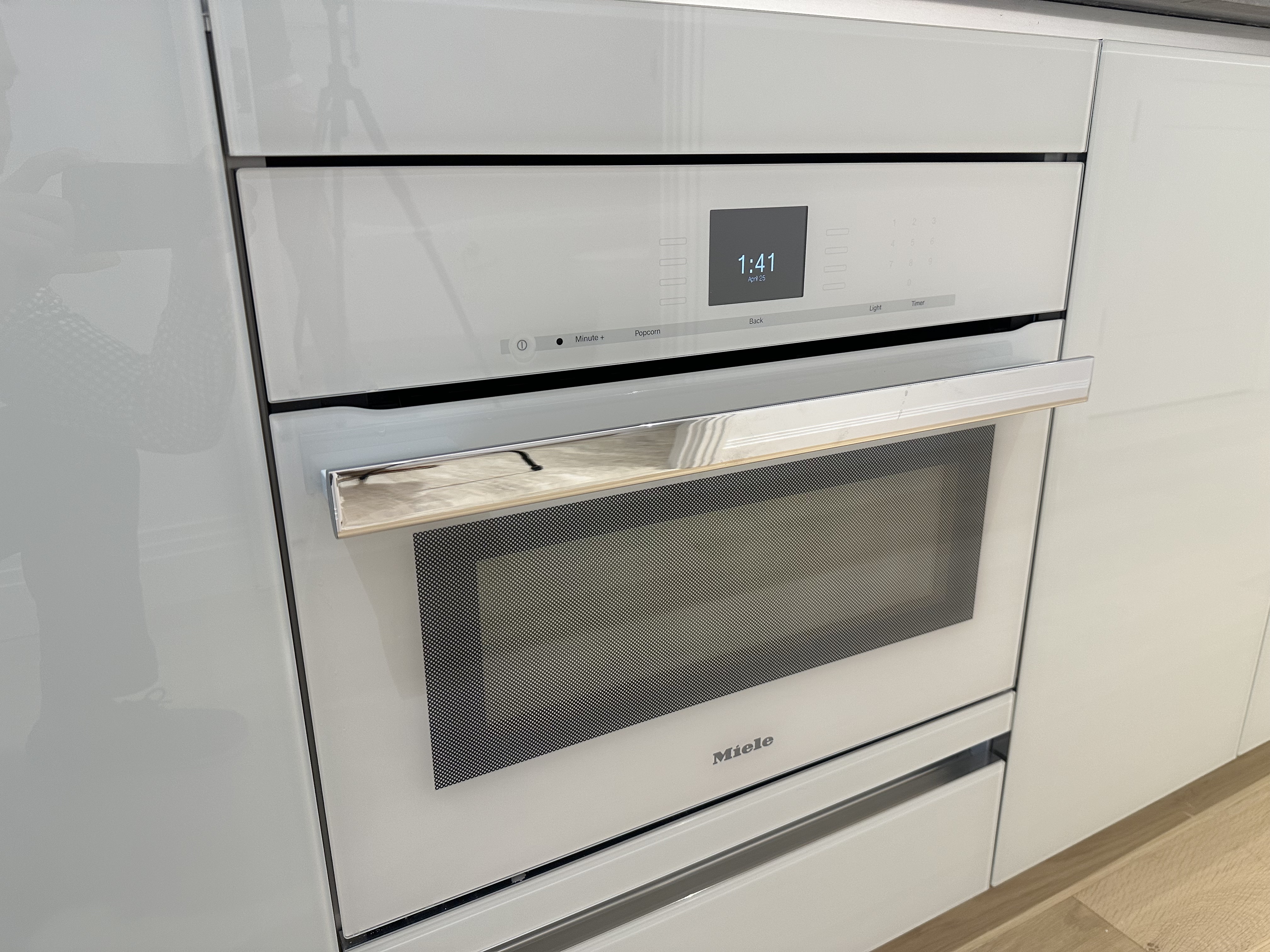 1 Wall Street, Unit 915 Manhattan, NY 10005 - Photo 4 of 18 a close view of washer and dryer