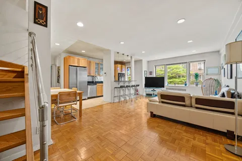 $585,000 | 3850 Hudson Manor Terrace, Unit 1EE/2EE | Riverdale