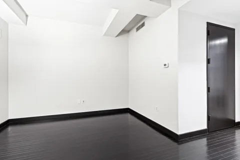 $815,000 | 20 Pine Street, Unit 1416 | Financial District