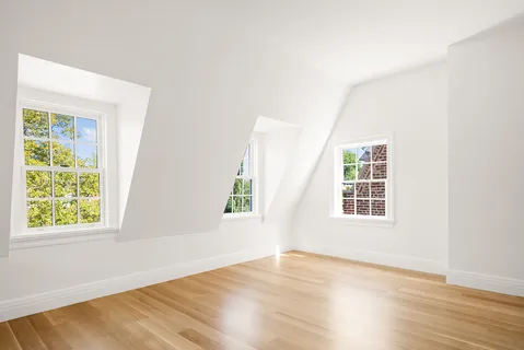 a view of entryway with a front door