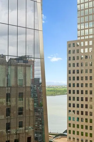 $3,950,000 | 100 Barclay Street, Unit 17L | TriBeCa