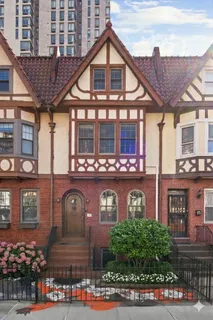$1,995,000 | 25 Chester Court | Prospect Lefferts Gardens