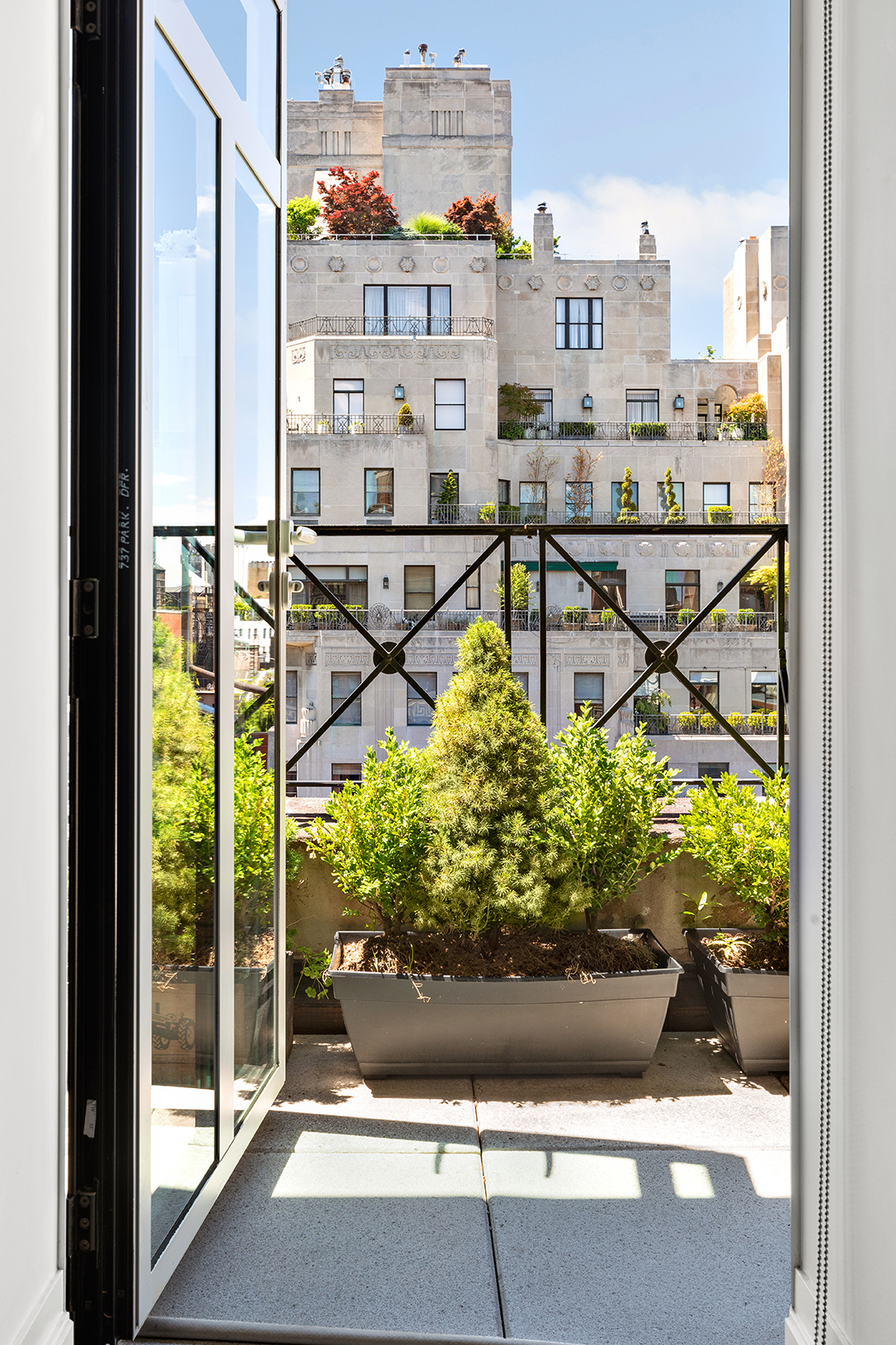 737 Park Avenue, Unit 20A Manhattan, NY 10021 - Photo 8 of 26