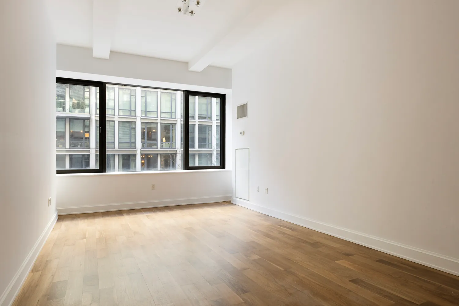 $4,650 | 140 West 22nd Street, Unit 2B | Chelsea