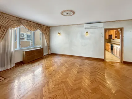 $1,098,000 | 3731 Maple Avenue | Seagate
