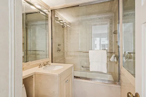 $2,495,000 | 45 Sutton Place South, Unit 10F | Sutton Place