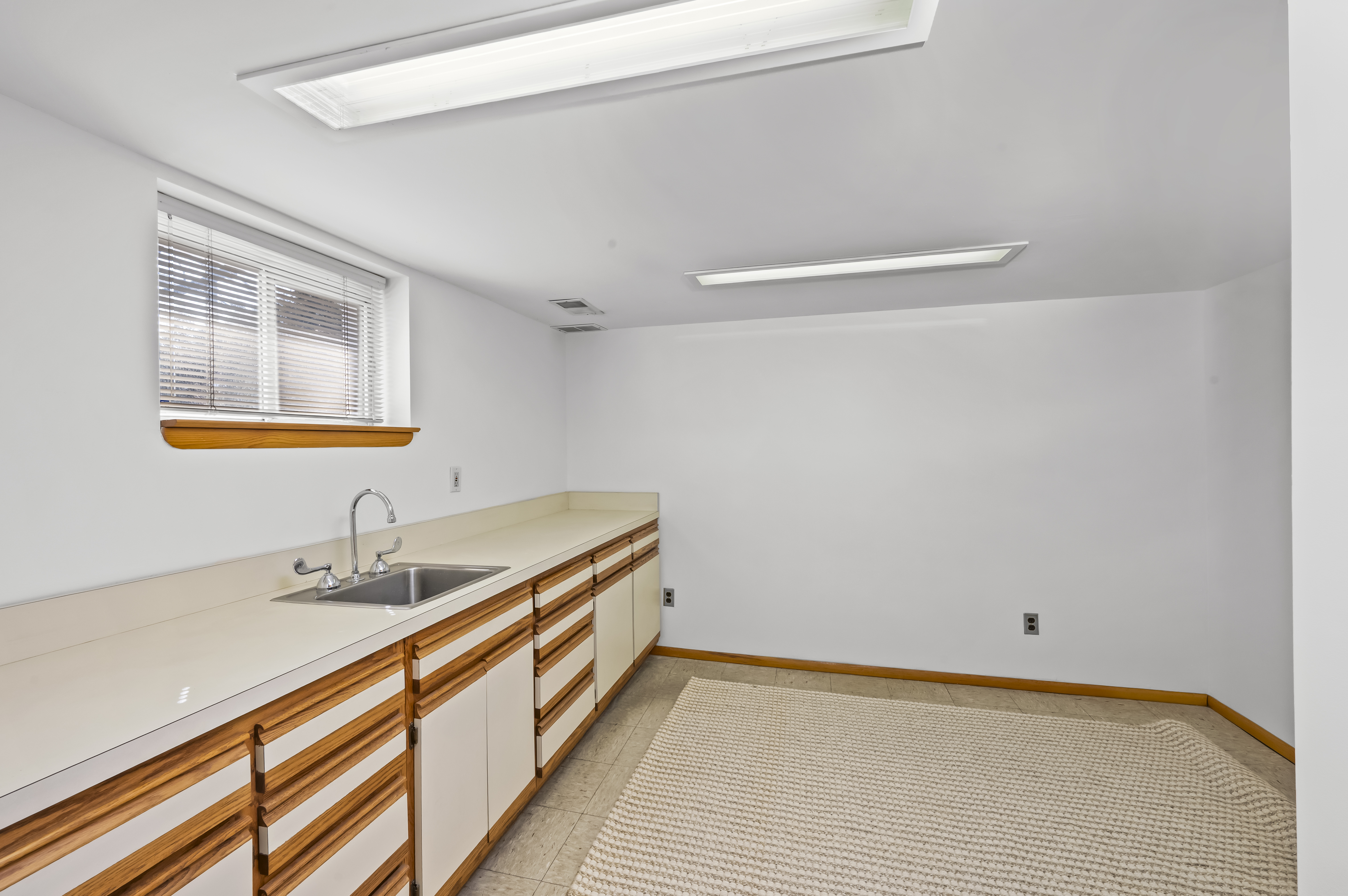 4665 Amboy Road Staten Island, NY 10312 - Photo 26 of 33 Gallery Image 26