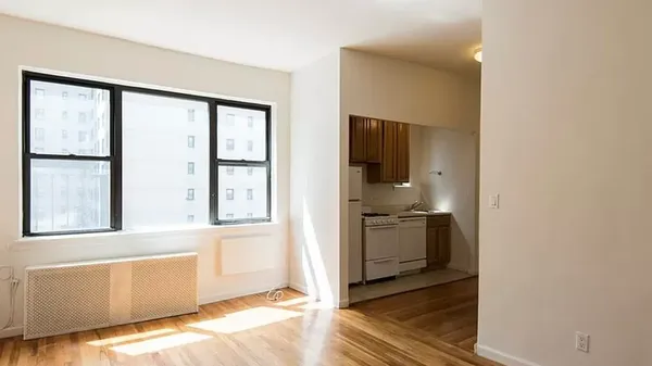 $3,500 | 301 East 49th Street, Unit 4C | Midtown East