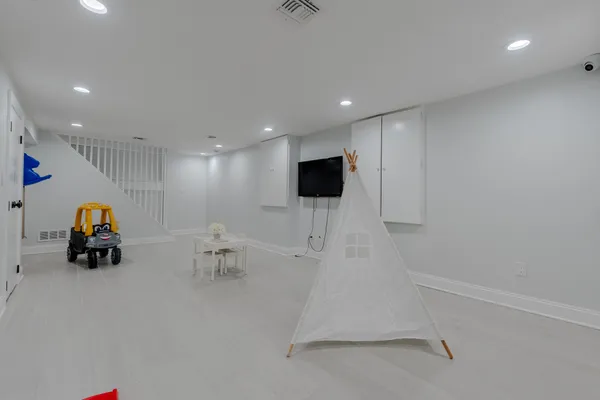 Contact Agent | Address Upon Request, Springfield, NJ 07081