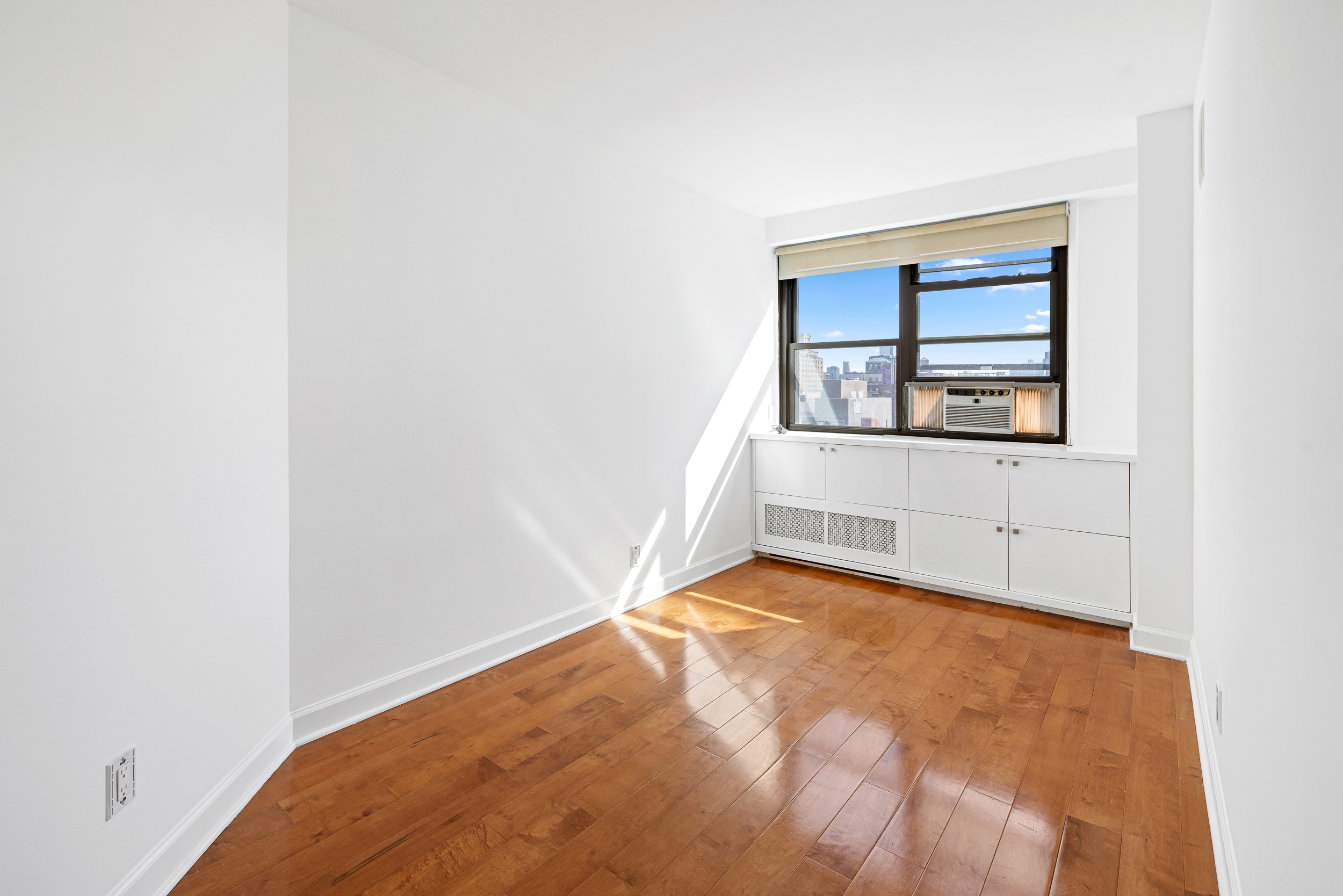 210 East 15th Street, Unit 10HJK Manhattan, NY 10003 - Photo 8 of 13 Gallery Image 8