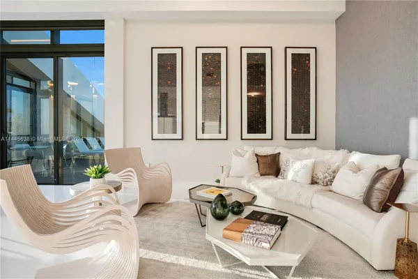 $5,799,900 | 88 Southwest 7th Street, Unit PH4303, Miami, FL 33130