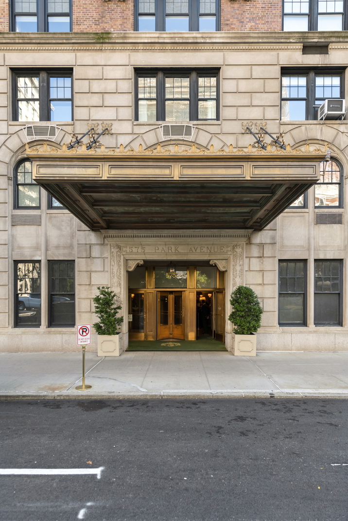 575 Park Avenue, Unit 105 Manhattan, NY 10065 - Photo 17 of 19