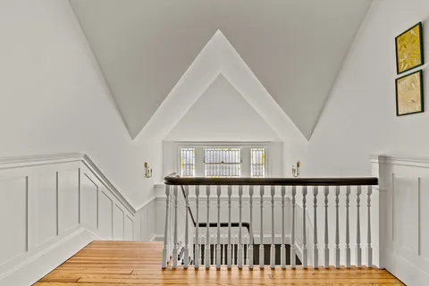 a view of livingroom with furniture