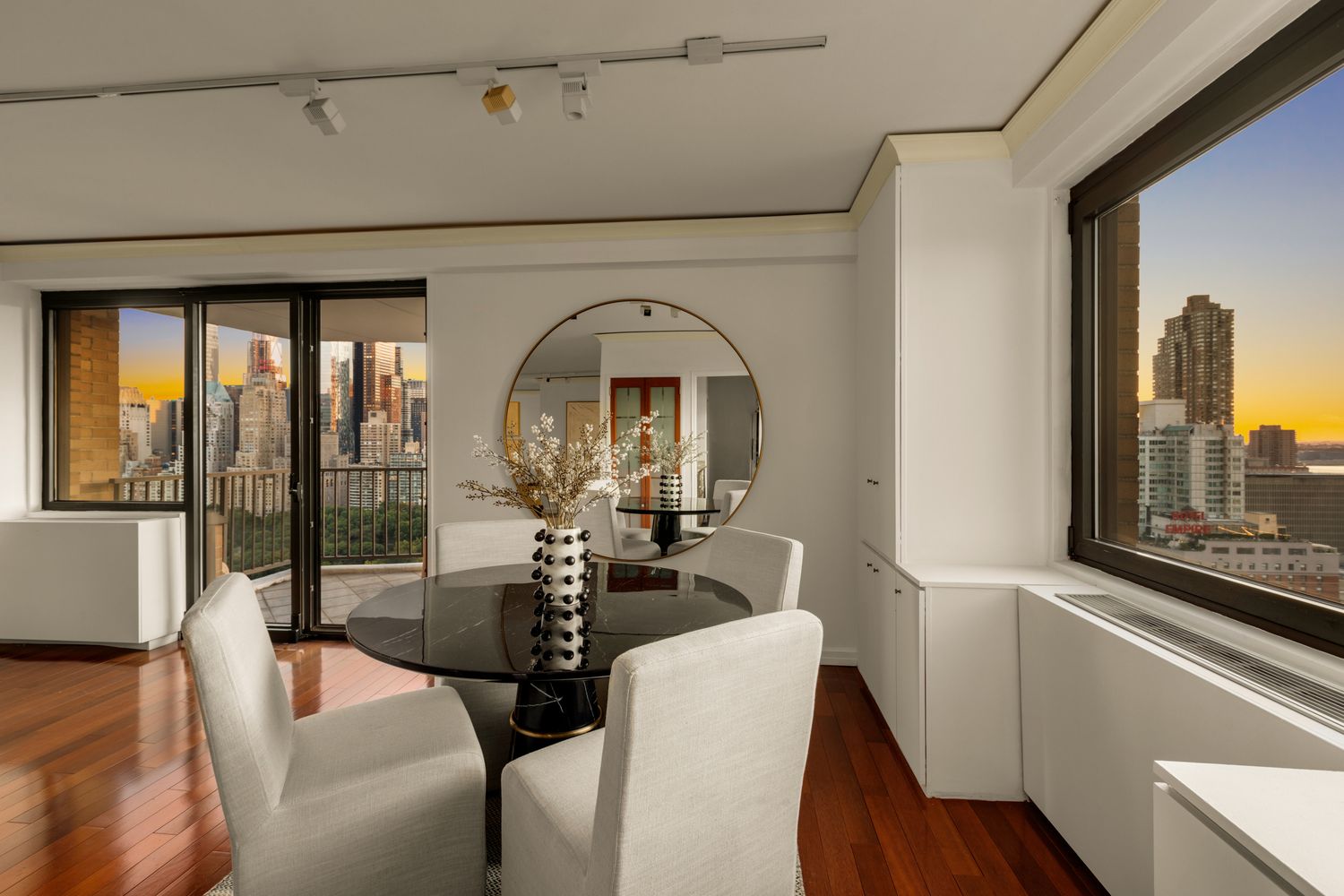 a view of a livingroom with furniture window and outside view