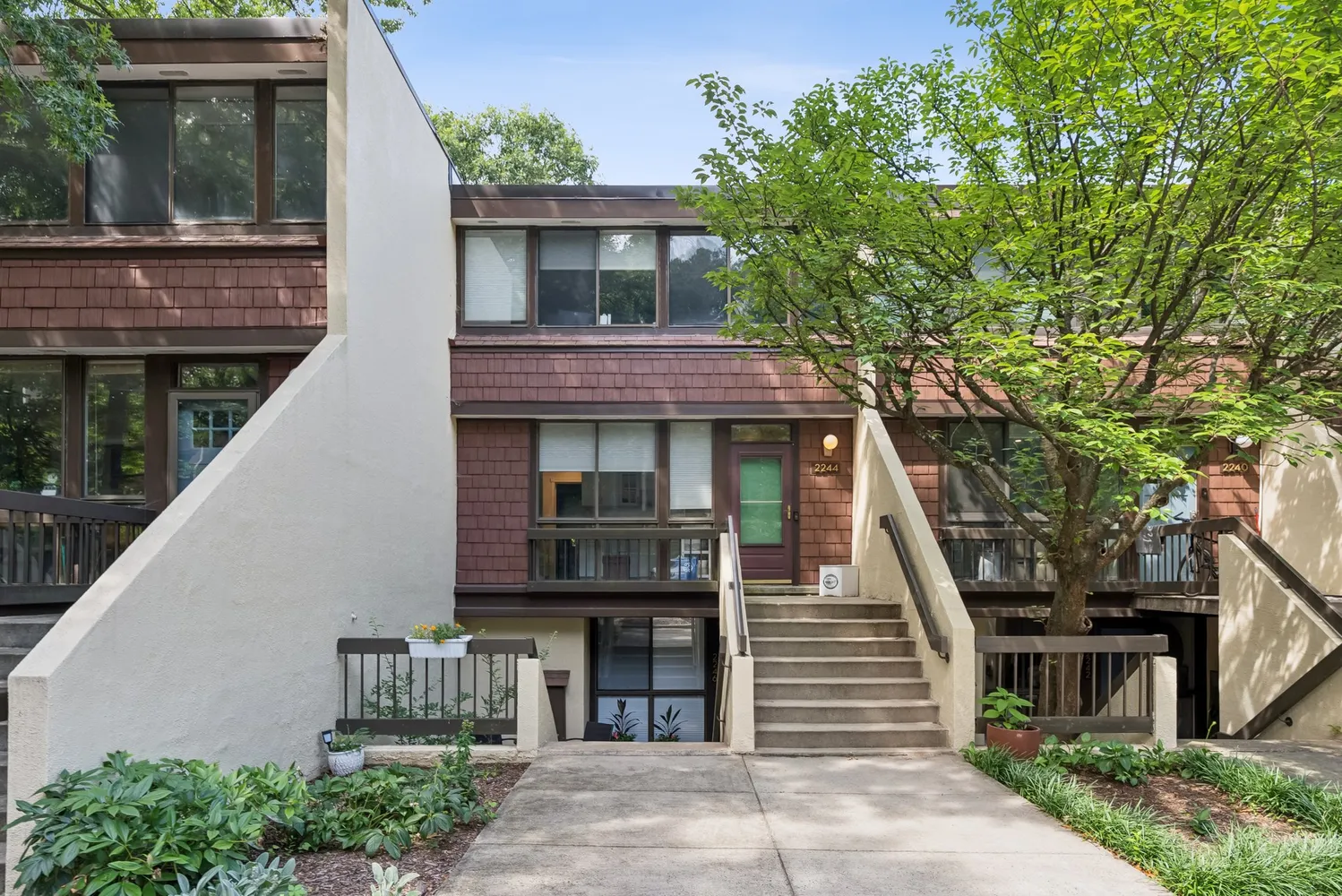 $580,000 | 2246 South Randolph Street, Unit 1, Arlington, VA 22204