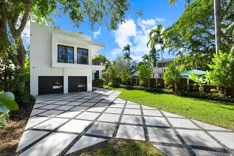 $4,950,000 | 3770 Kumquat Avenue, Miami, FL 33133
