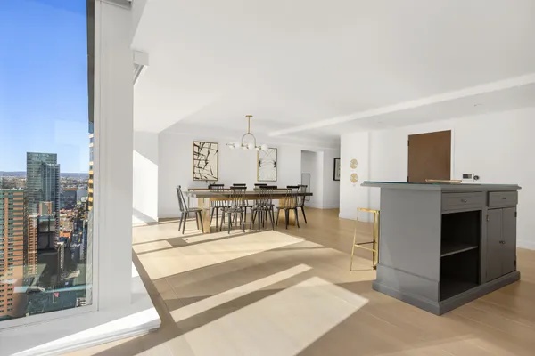 $30,000 | 135 West 52nd Street, Unit 40A | Midtown Central