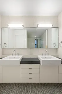 $2,395,000 | 290 6th Avenue, Unit 2KL | Greenwich Village