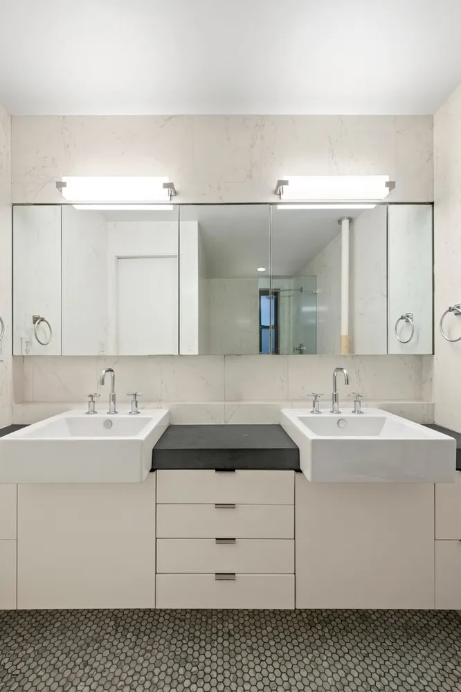 $2,395,000 | 290 6th Avenue, Unit 2KL | Greenwich Village