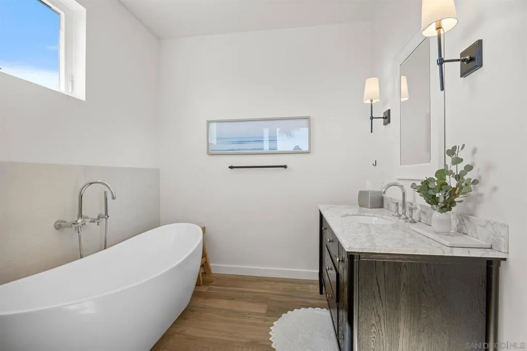 $4,995,000 | 554-556 Stratford Drive, Encinitas, CA 92024