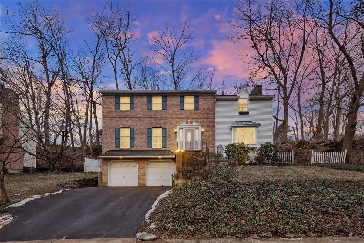 $469,900 | 2052 Lincoln Court, Wyomissing, PA 19610