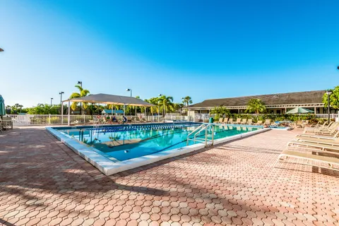 $655,000 | 1479 Landings Circle, Unit 41, Sarasota, FL 34231