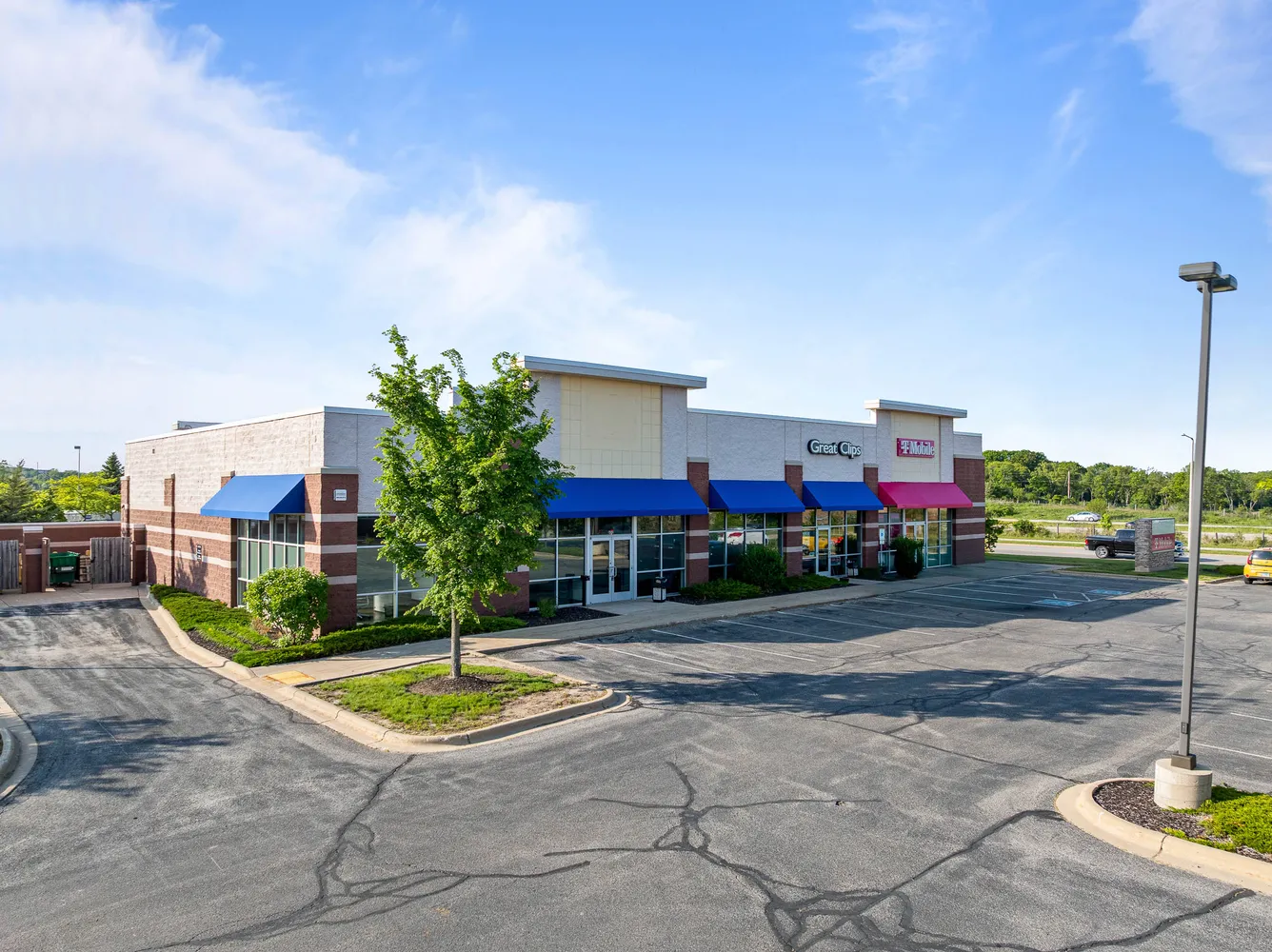 $5,100 | 652 North Edwards Boulevard, Unit 4, Lake Geneva, WI 53147