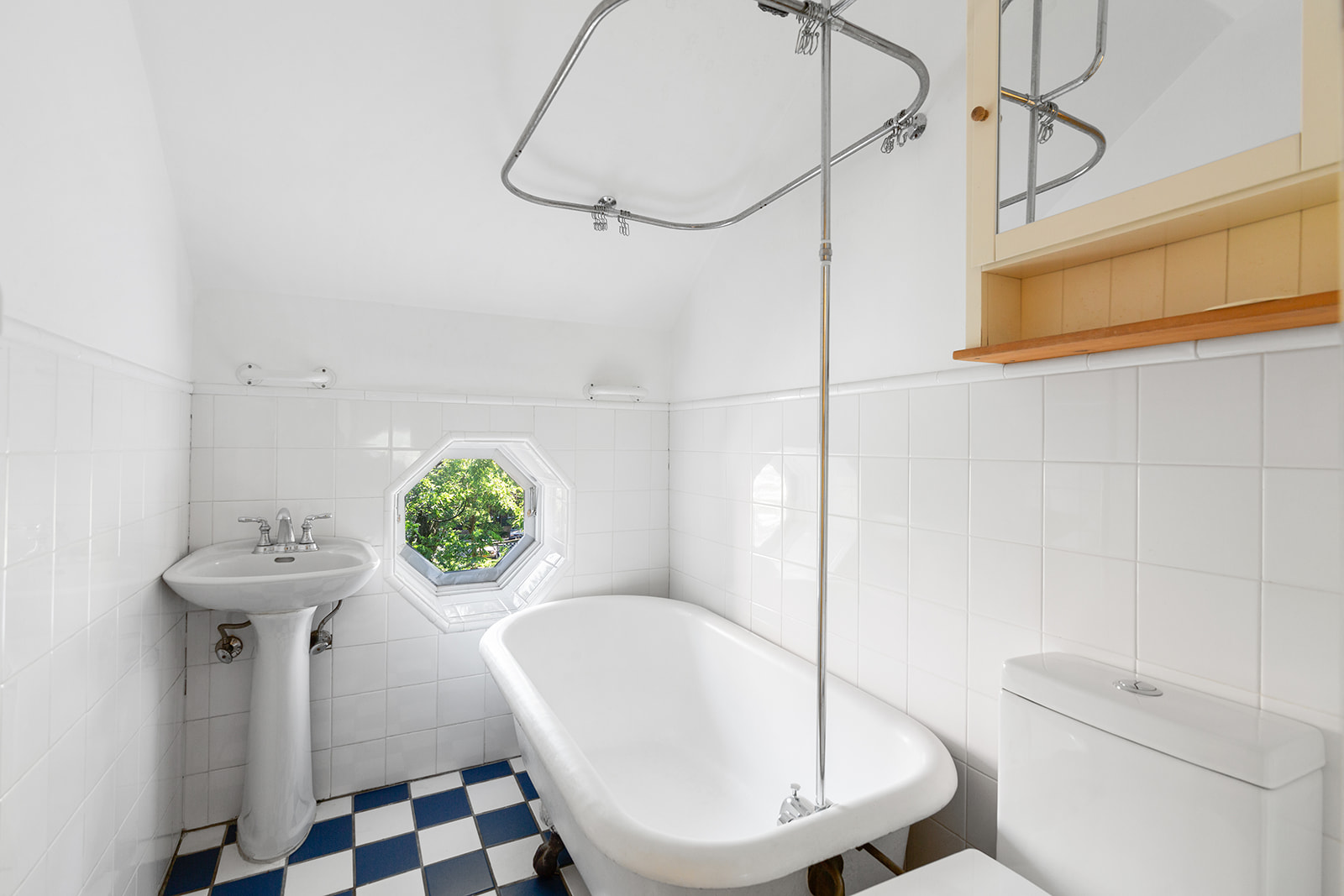 9 Carroll Place Staten Island, NY 10301 - Photo 15 of 20