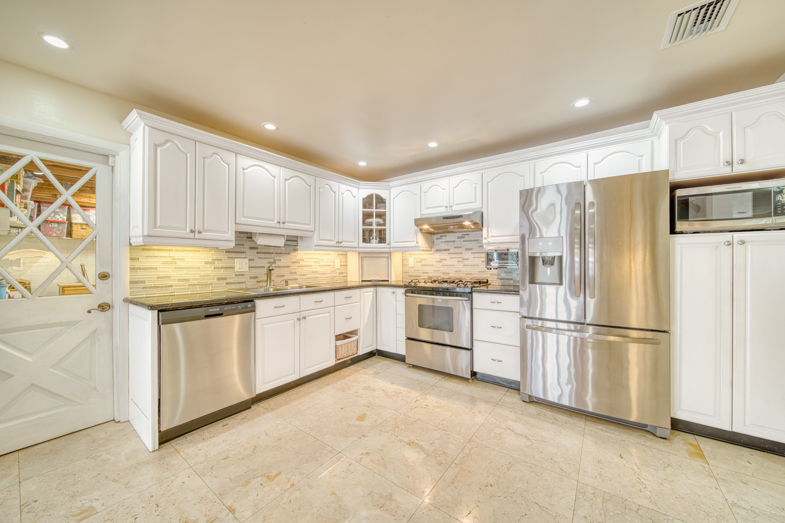 10641 Southwest 99th Terrace Miami, FL 33176 - Photo 26 of 41