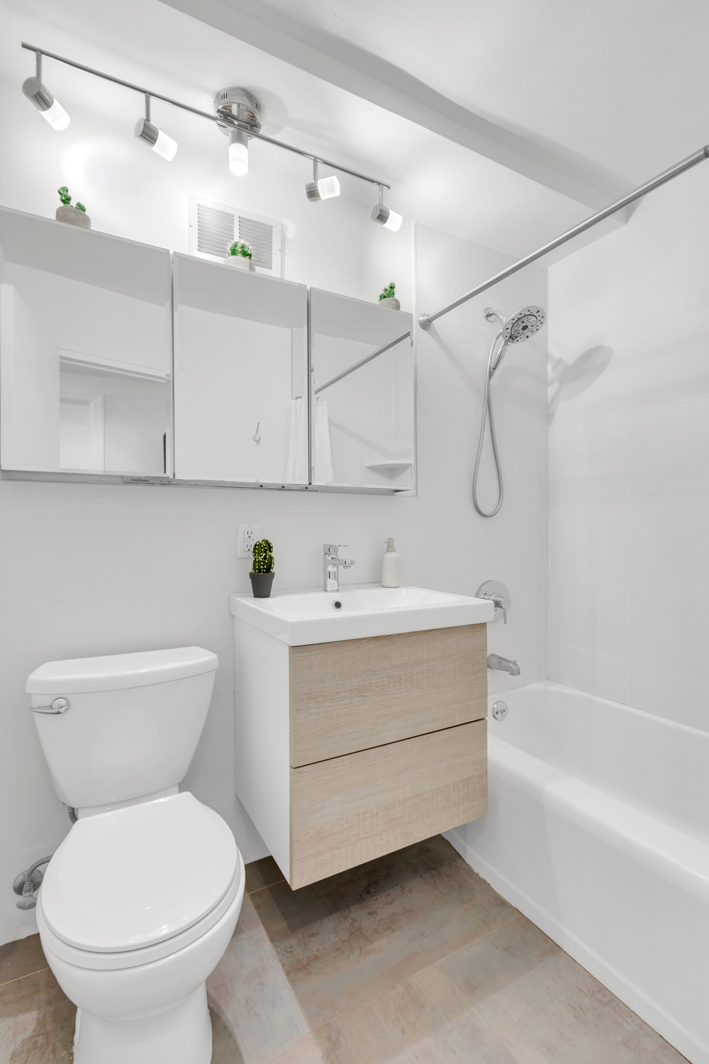 233 East 70th Street, Unit 7S Manhattan, NY 10021 - Photo 6 of 8