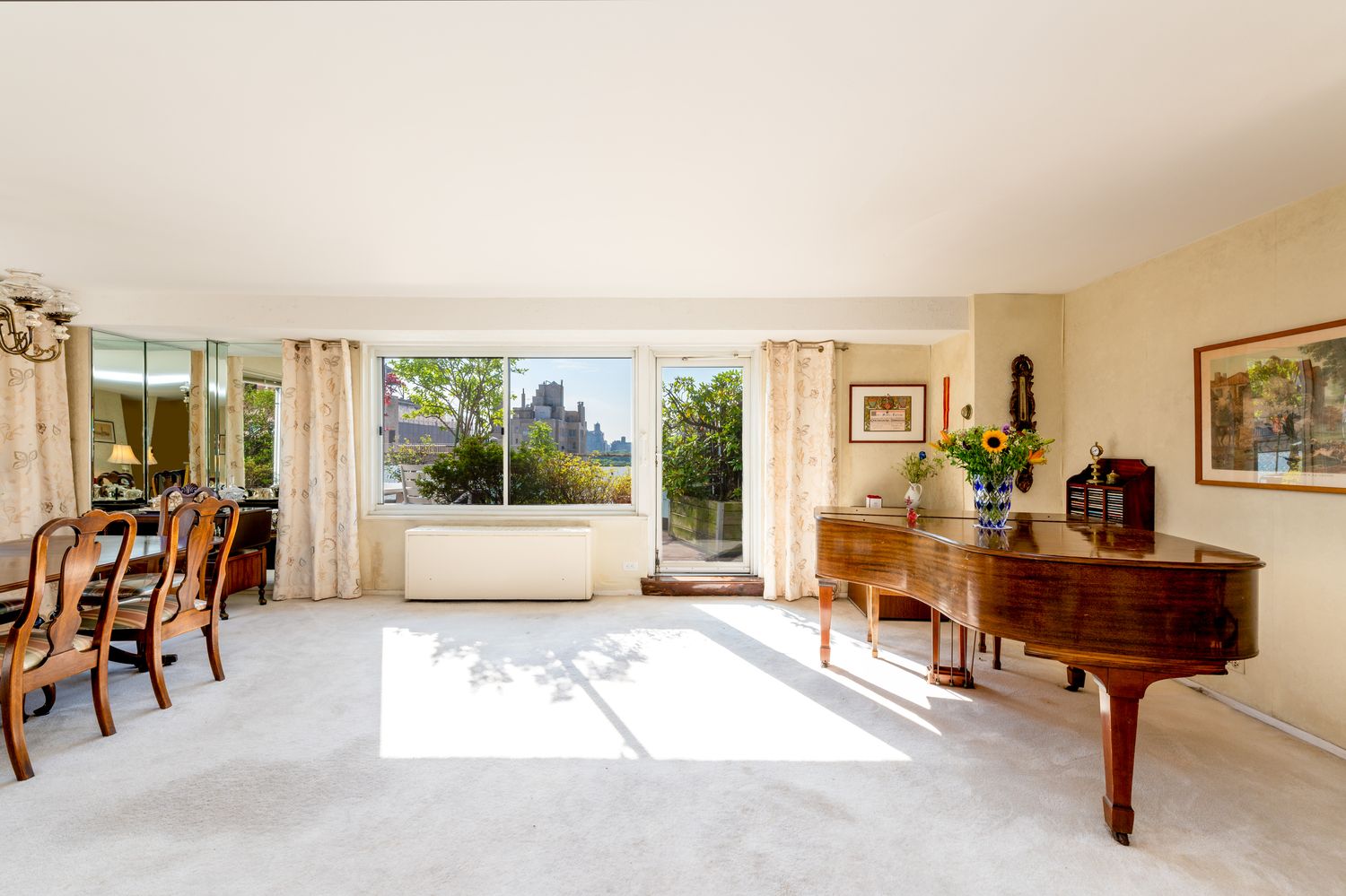 $2,435,000 | 40 East 84th Street, Unit 15A | Upper East Side