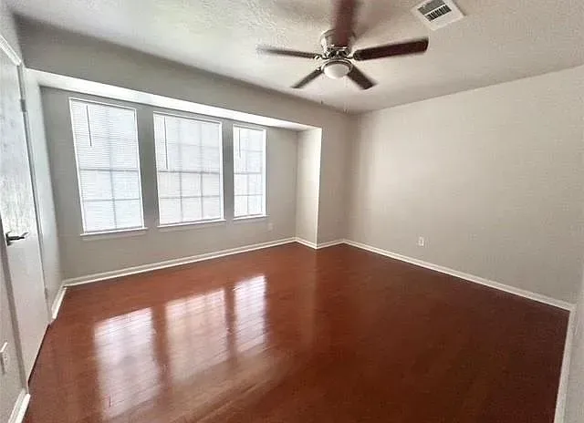 $2,300 | 63 South Stony Bridge Circle, The Woodlands, TX 77381