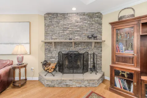 Contact Agent | 5601 Vernon Place, Bethesda, MD 20817