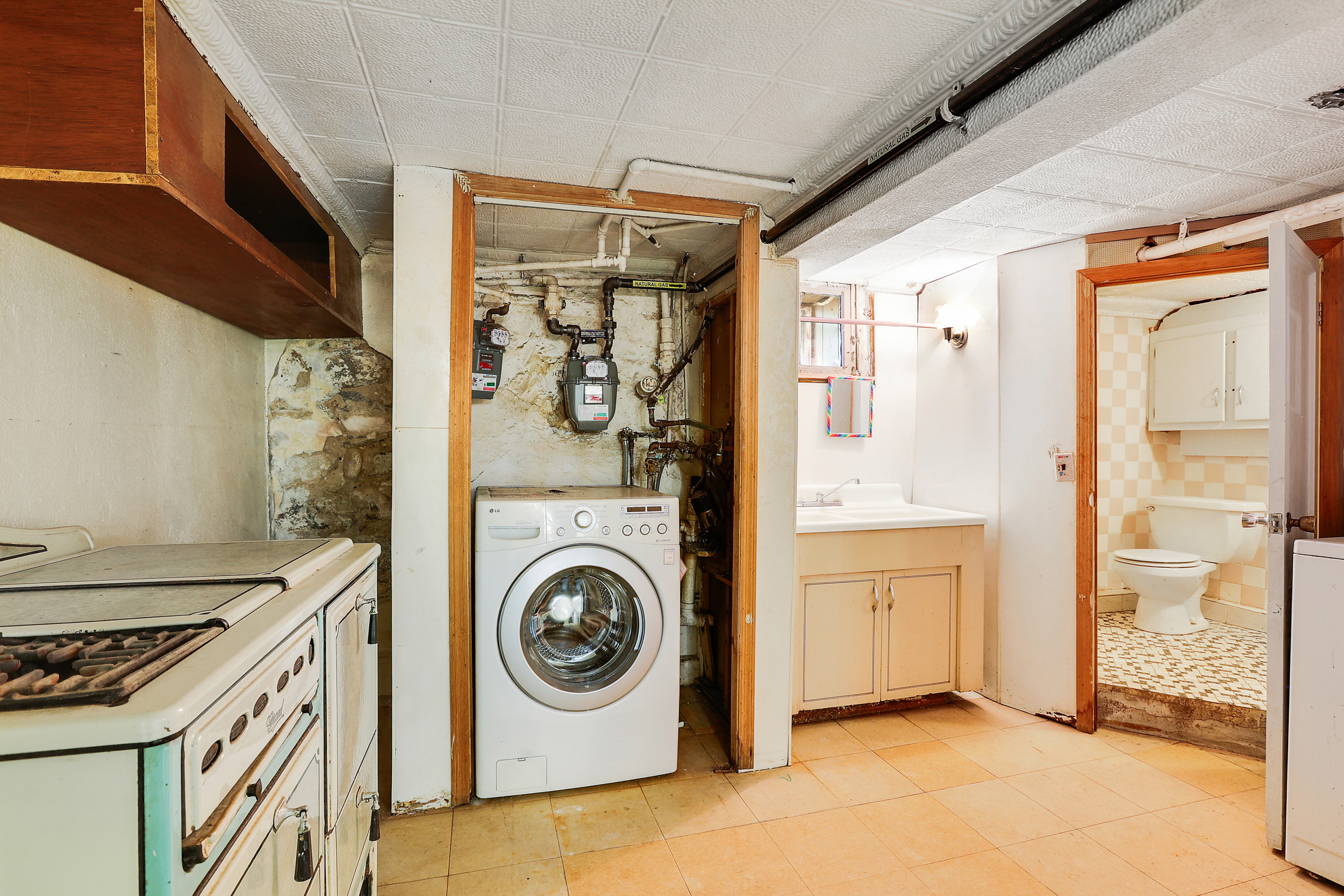 59-45 Woodbine Street Queens, NY 11385 - Photo 9 of 18